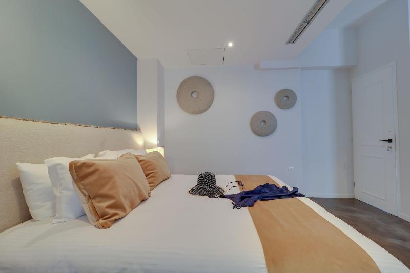 Athinn Residence Athena Bagian luar foto
